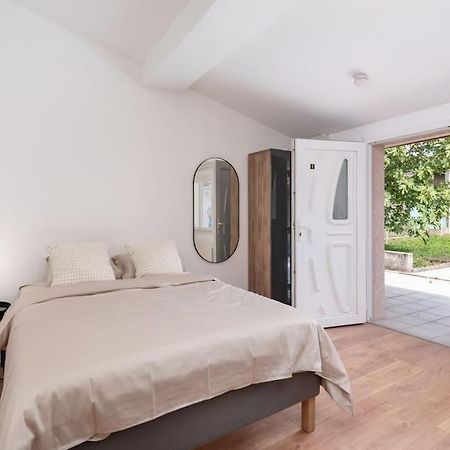 Apartamento Lumignons Lyonnais - Doua Villeurbanne Exterior foto
